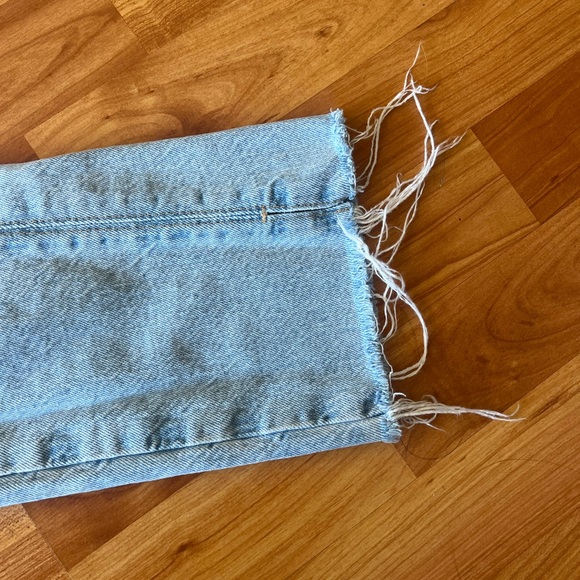Zara Ripped Light Wash Denim Jeans - Size 2 - Picture 3 of 5